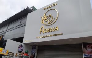 Bảng hiệu chuyên nghiệp sẽ thu hút được nhiều khách hàng
