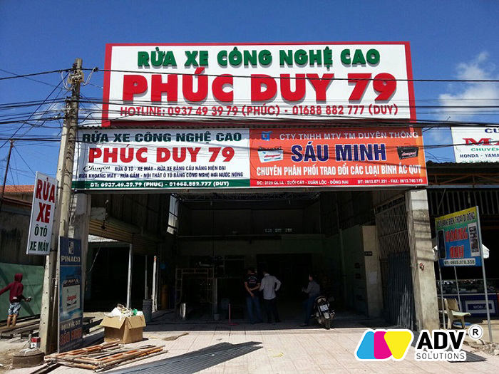 Bảng hiệu cần được thiết kế để thể hiện đầy đủ thông tin